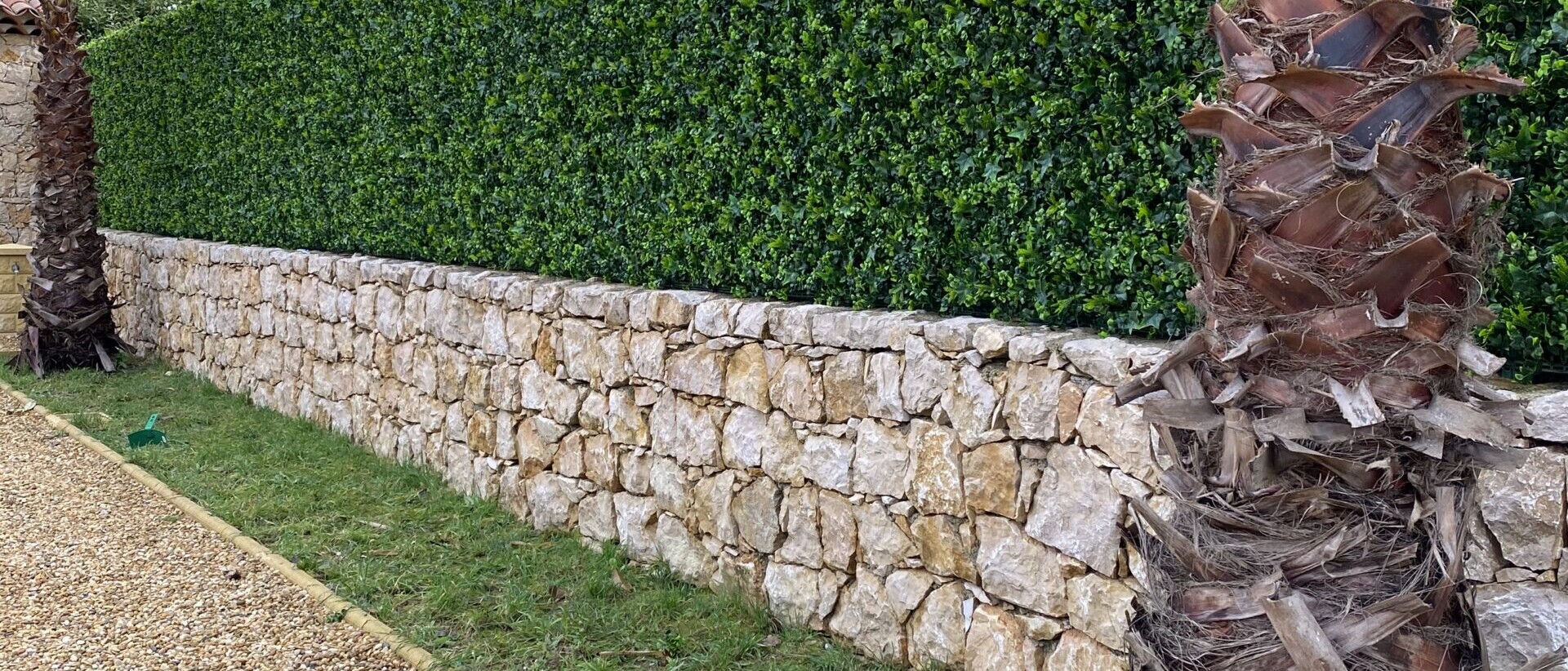 Brise-vue et séparation terrasse végétale artificielle